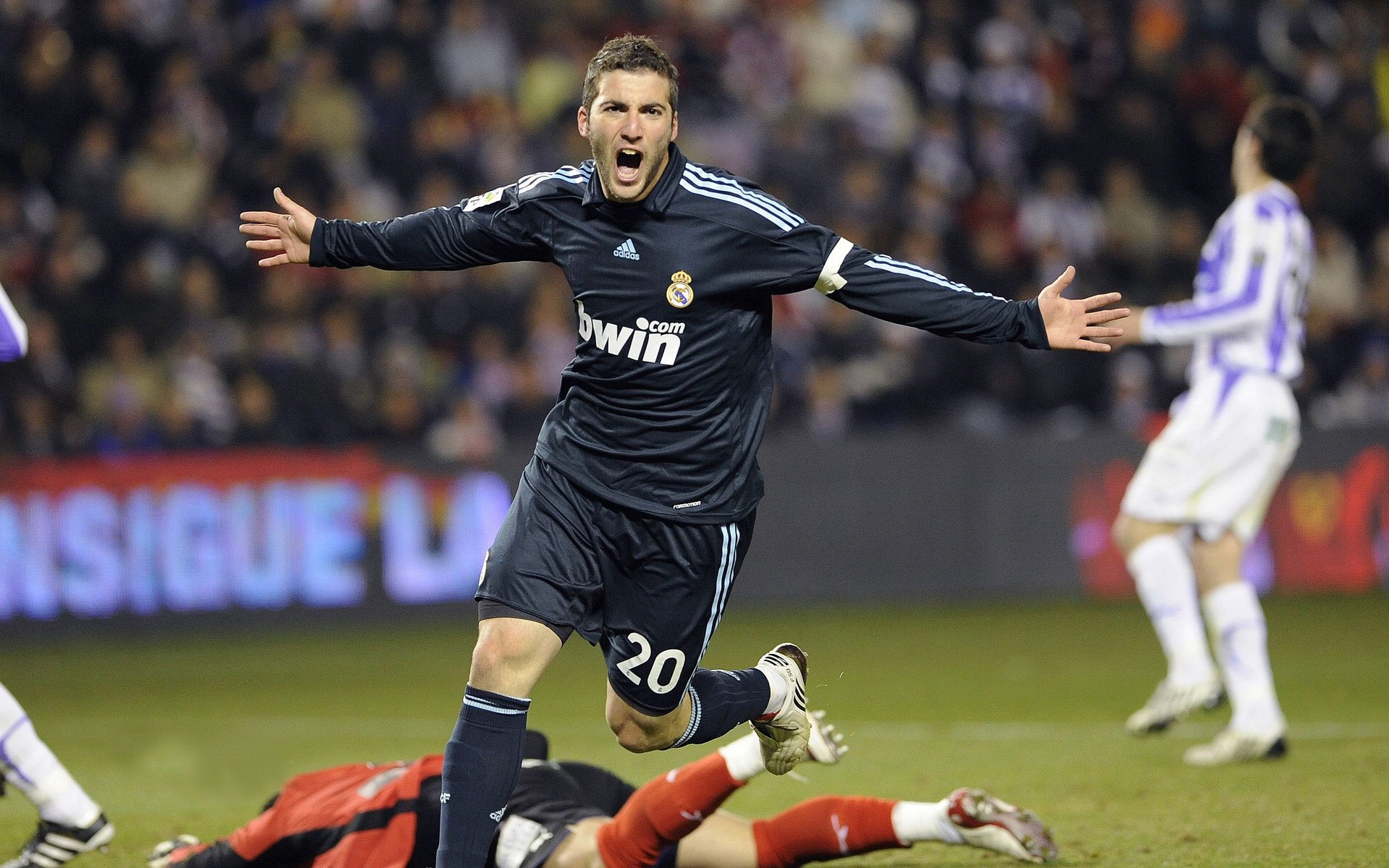 科技革新:AI裁判、传感器助力比赛走向智能未来,传感器竞赛